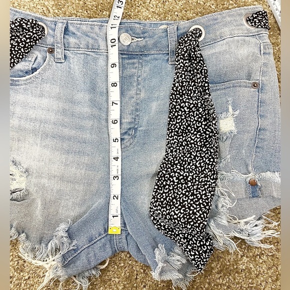 Altar’d State High Waisted Ribbon Bow Tie Denim Shorts Light Wash Distressed 30 - Picture 7 of 7